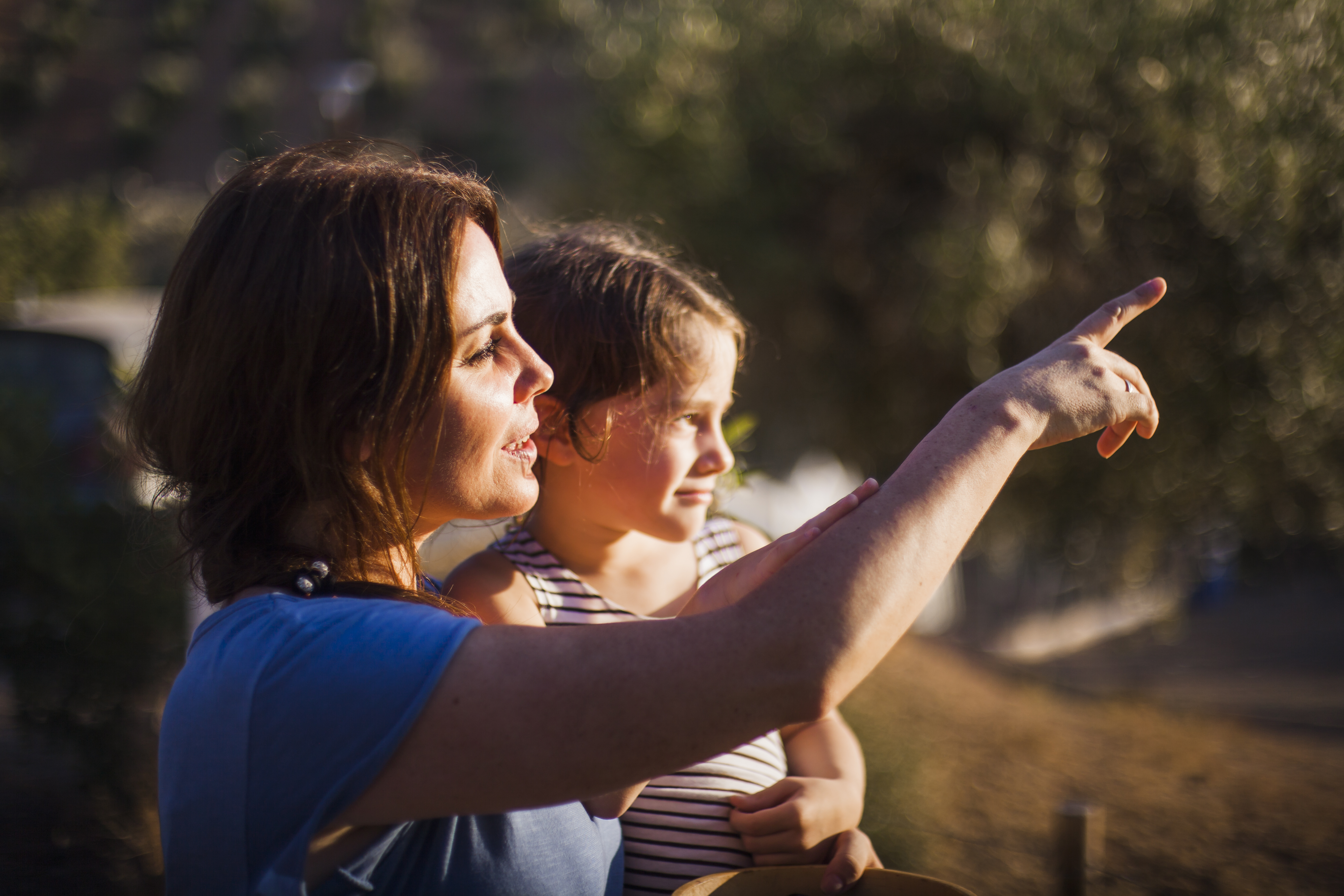 Foi aprovado o projeto de lei que assegura aposentadoria especial para mães que cuidam de filhos com deficiência, autismo ou outras condições atípicas